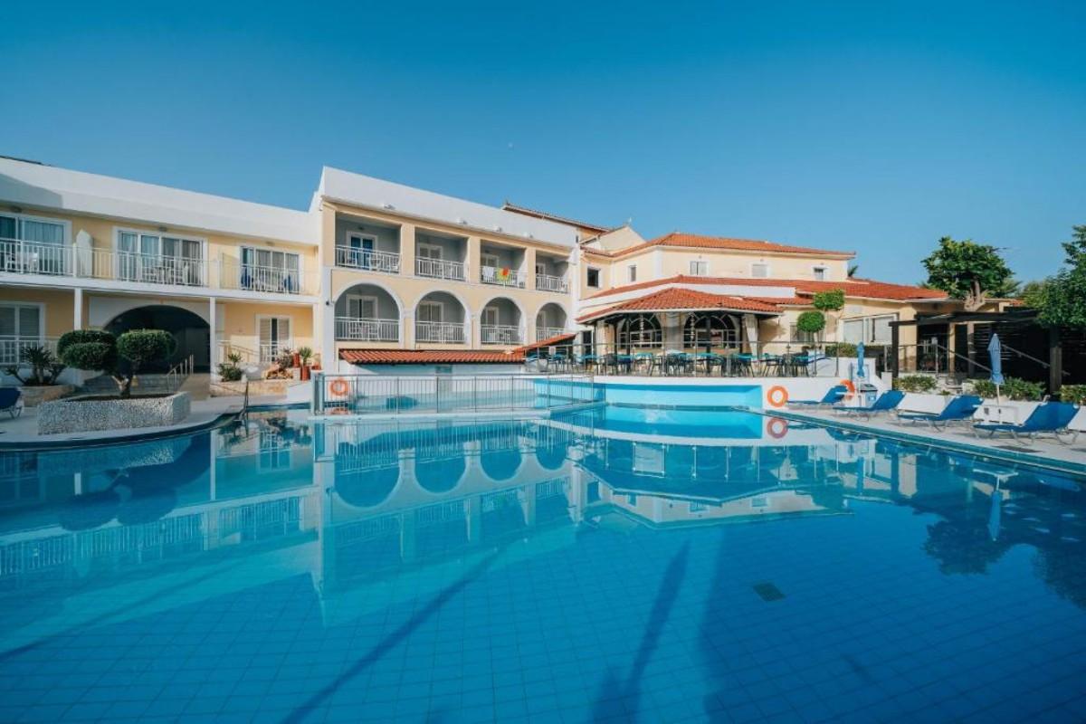 diana palace hotel is one of the greatest party resorts in zante