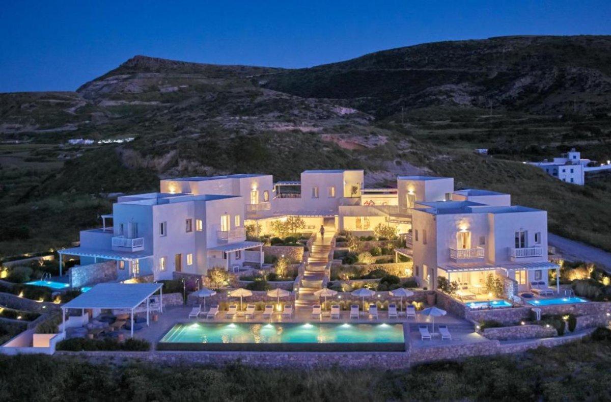 milos breeze boutique hotel is in the top 5 star hotels in milos greece