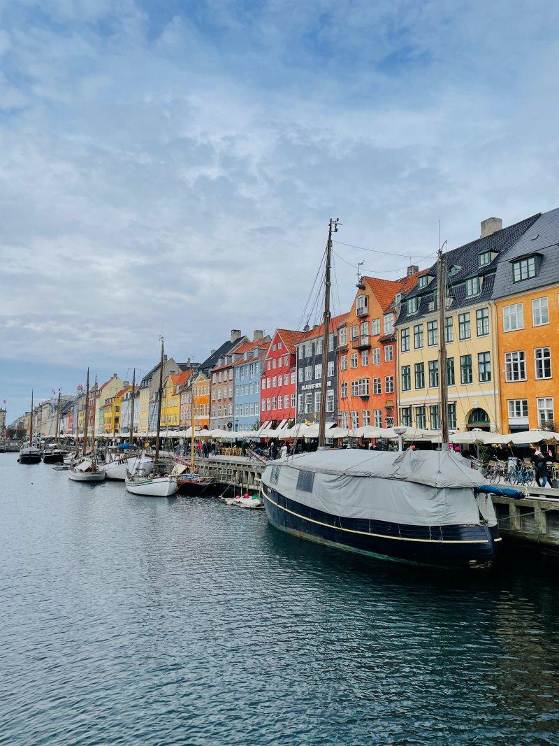 nyhavn typical colored houses