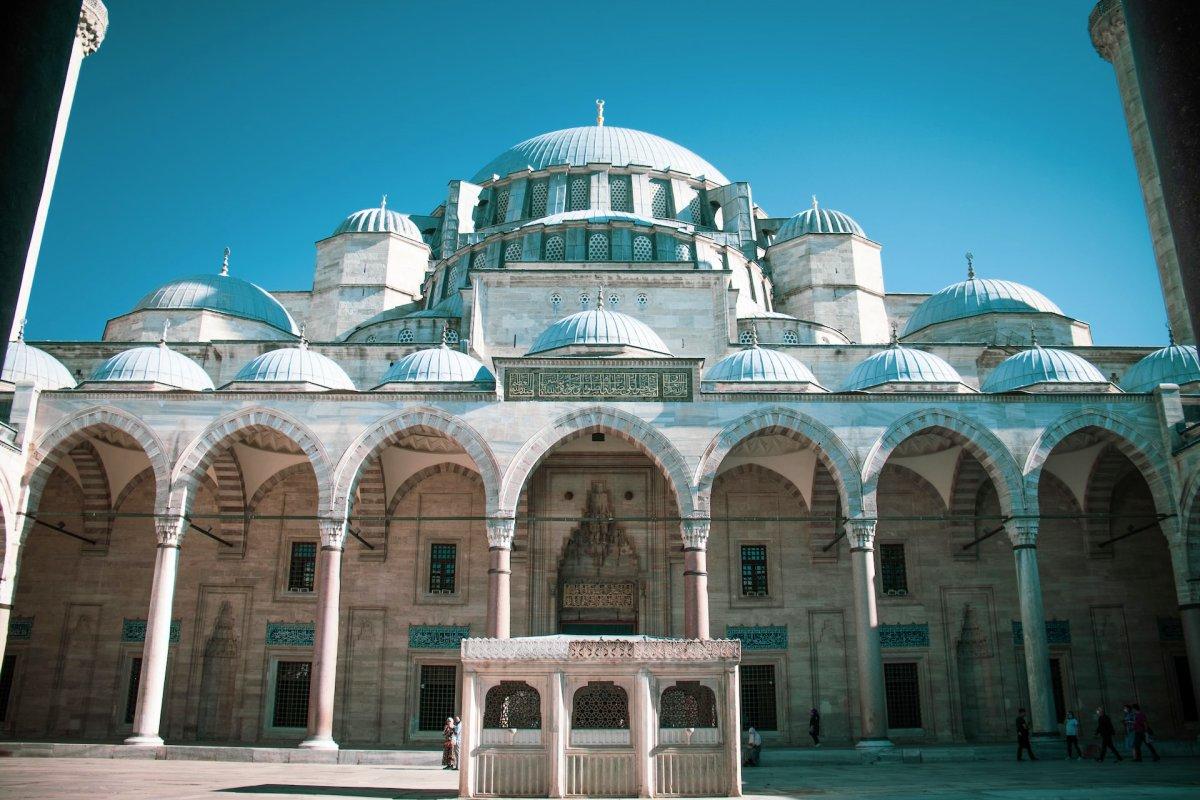 suleymaniye mosque is among the istanbul famous landmarks