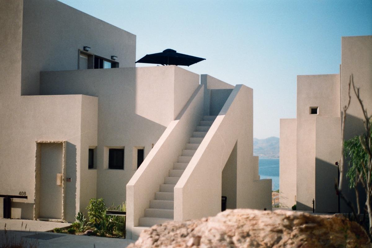 The 12 Best Luxury Villas in Milos, Greece (absolutely incredible!)