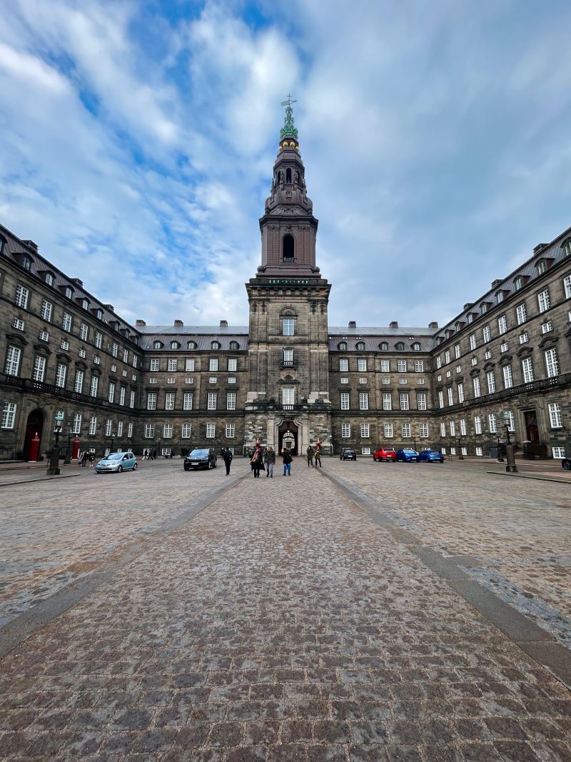 christiansborg inner courtyard