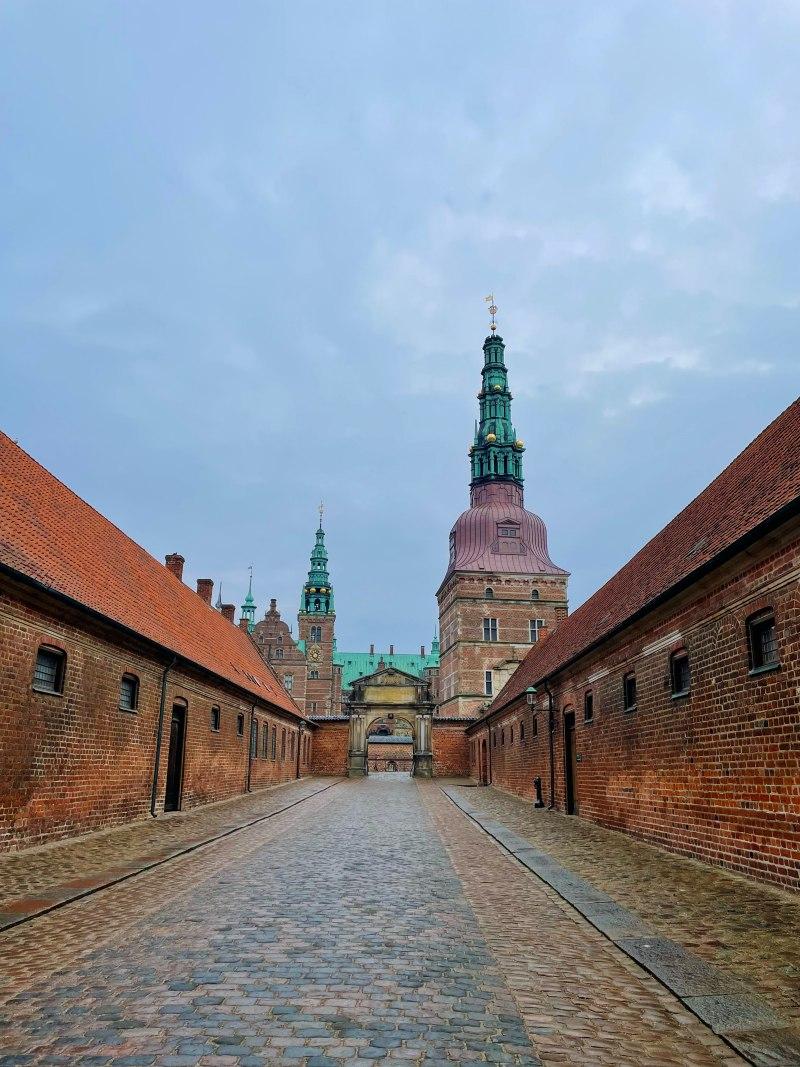 day trip to frederiksborg arrival