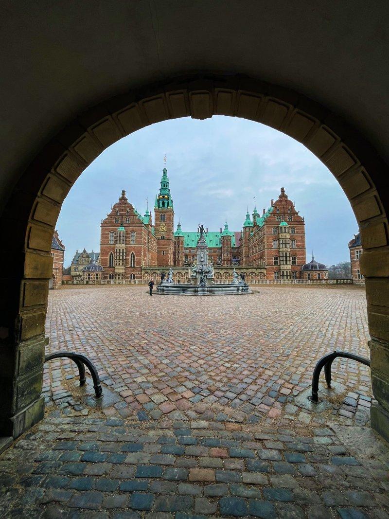 first close up to frederiksborg