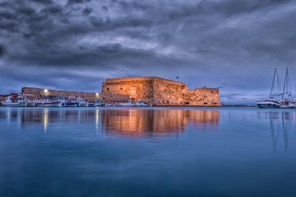 heraklion is a good city where to stay in crete without a car