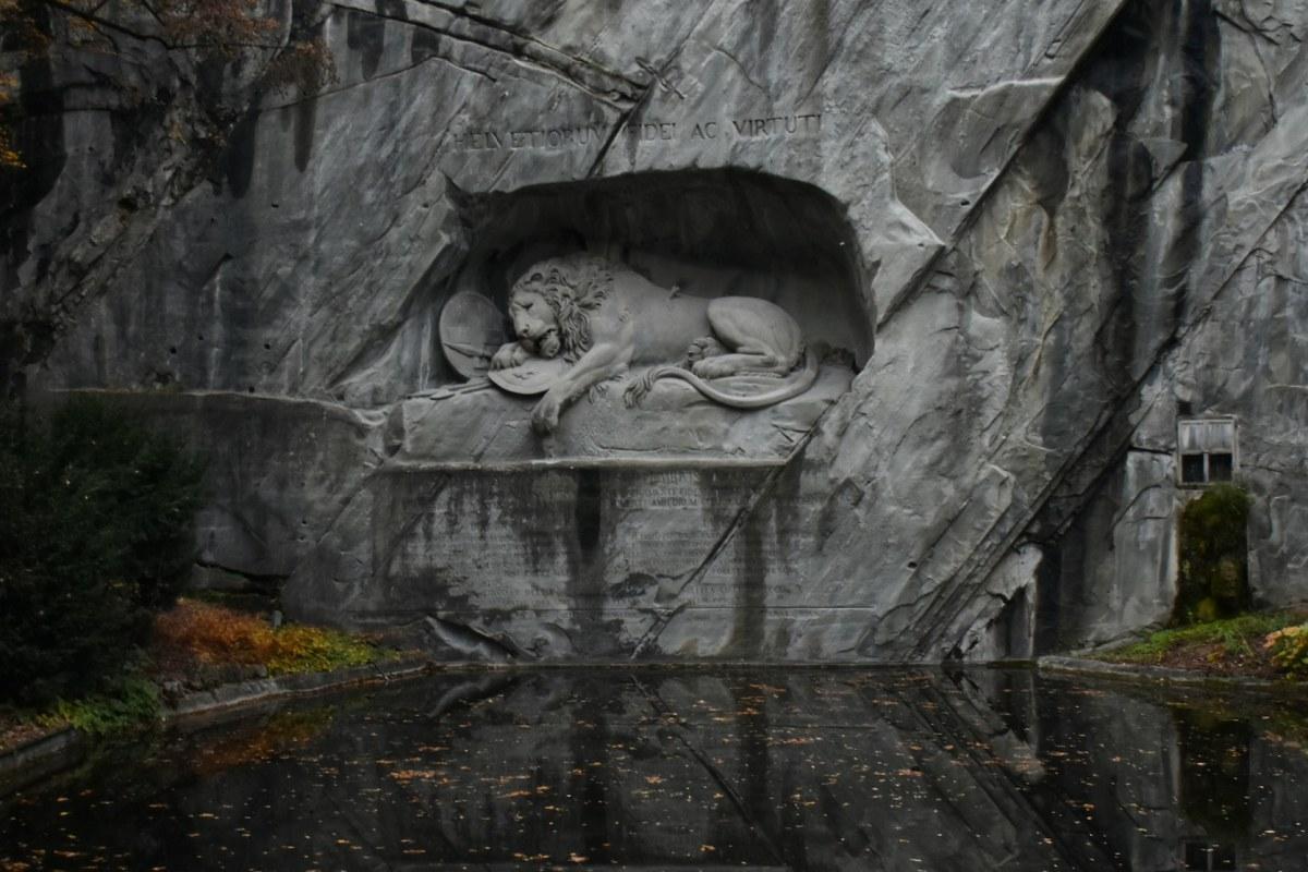 lion monument is in the famous monuments of switzerland