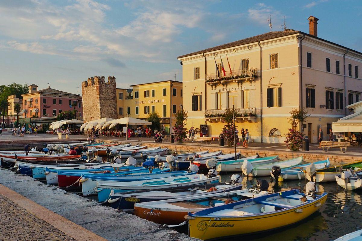 bardolino is a nice day trip from venice to lake garda