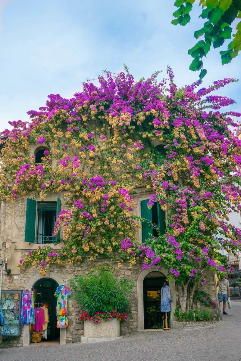 sirmione old town stores facades