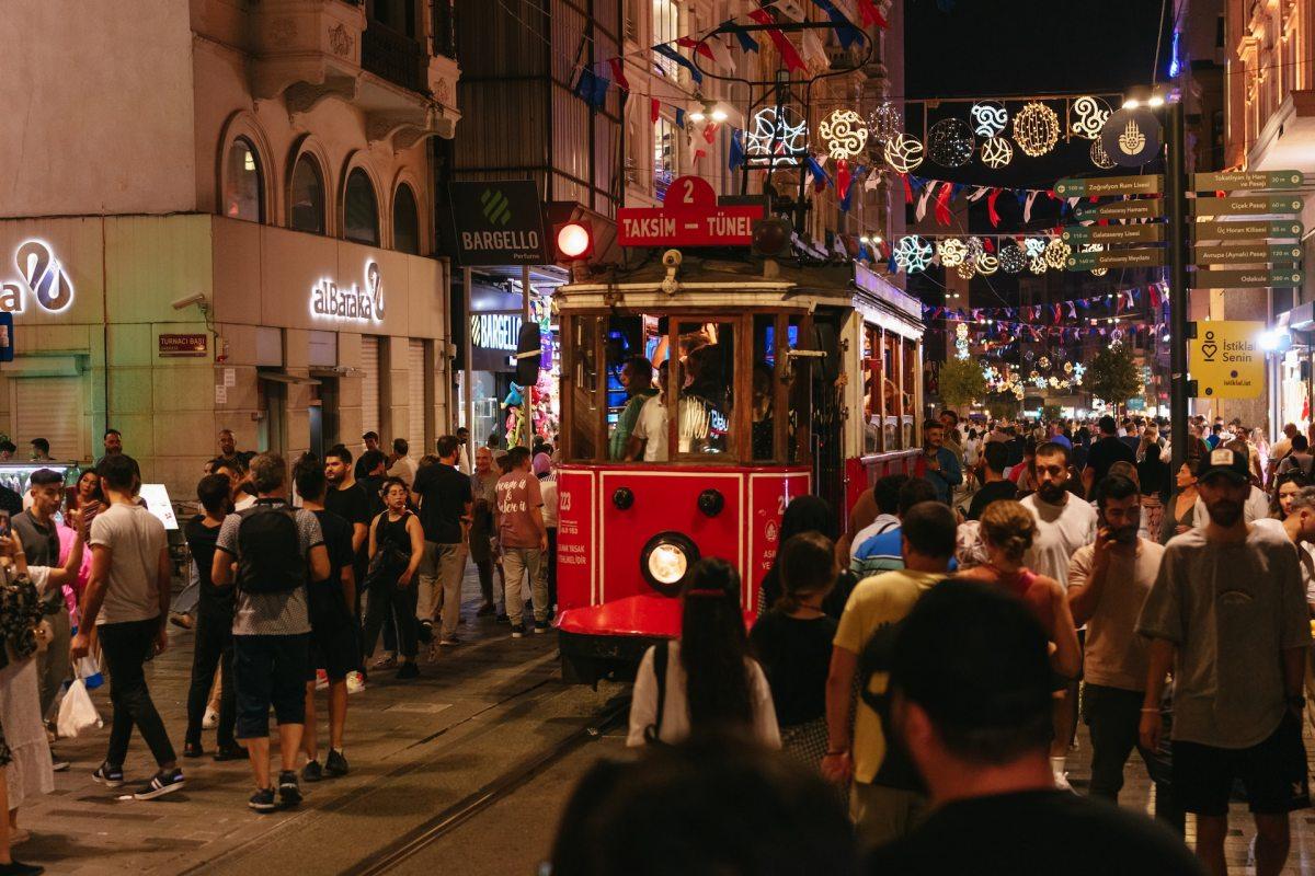 the crowds is one of the things to know before going to turkey