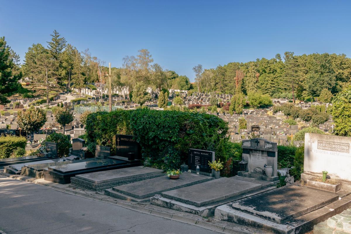 visiting mirogoj cemetery is in the best things to do in zagreb for free