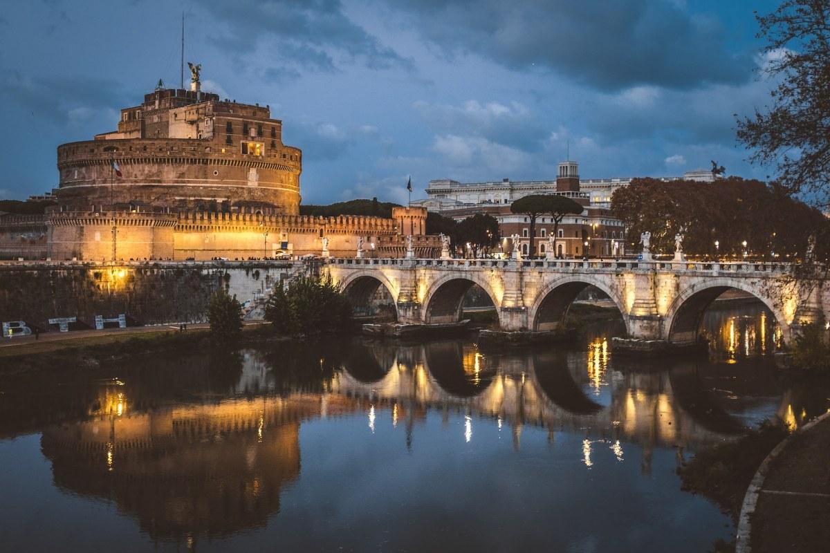 castel san angelo in winter night