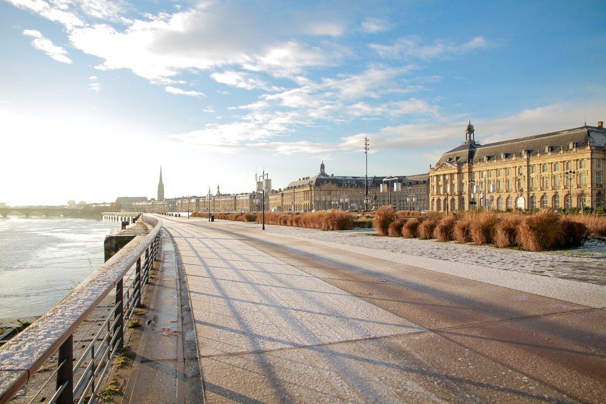 bordeaux under the snow