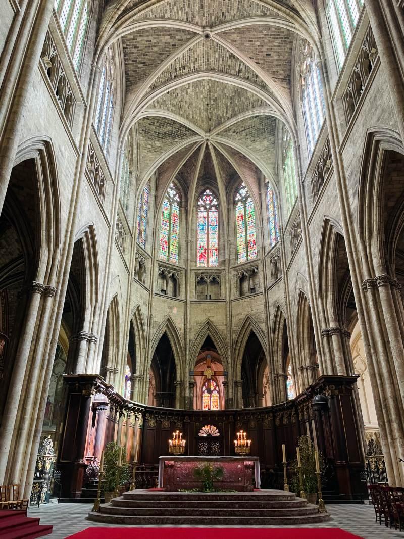 inside bordeaux cathedral