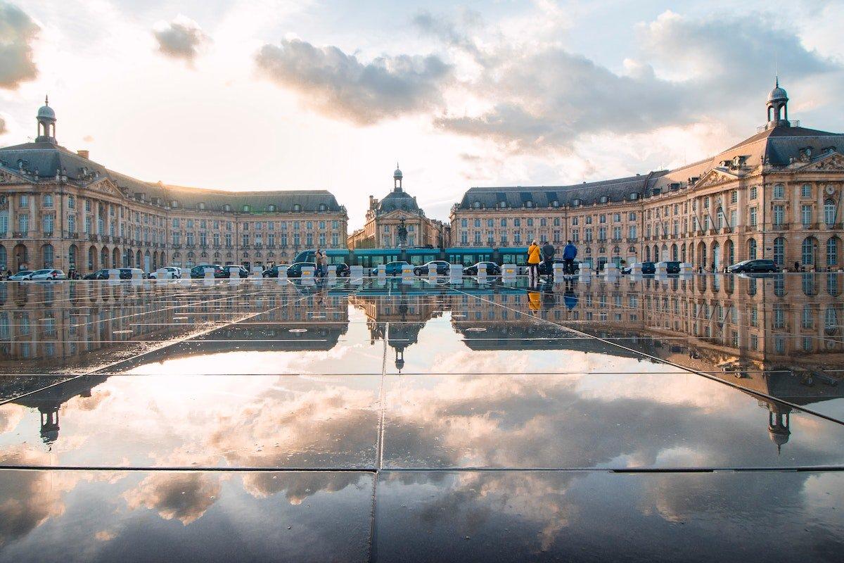 water mirror of bordeaux