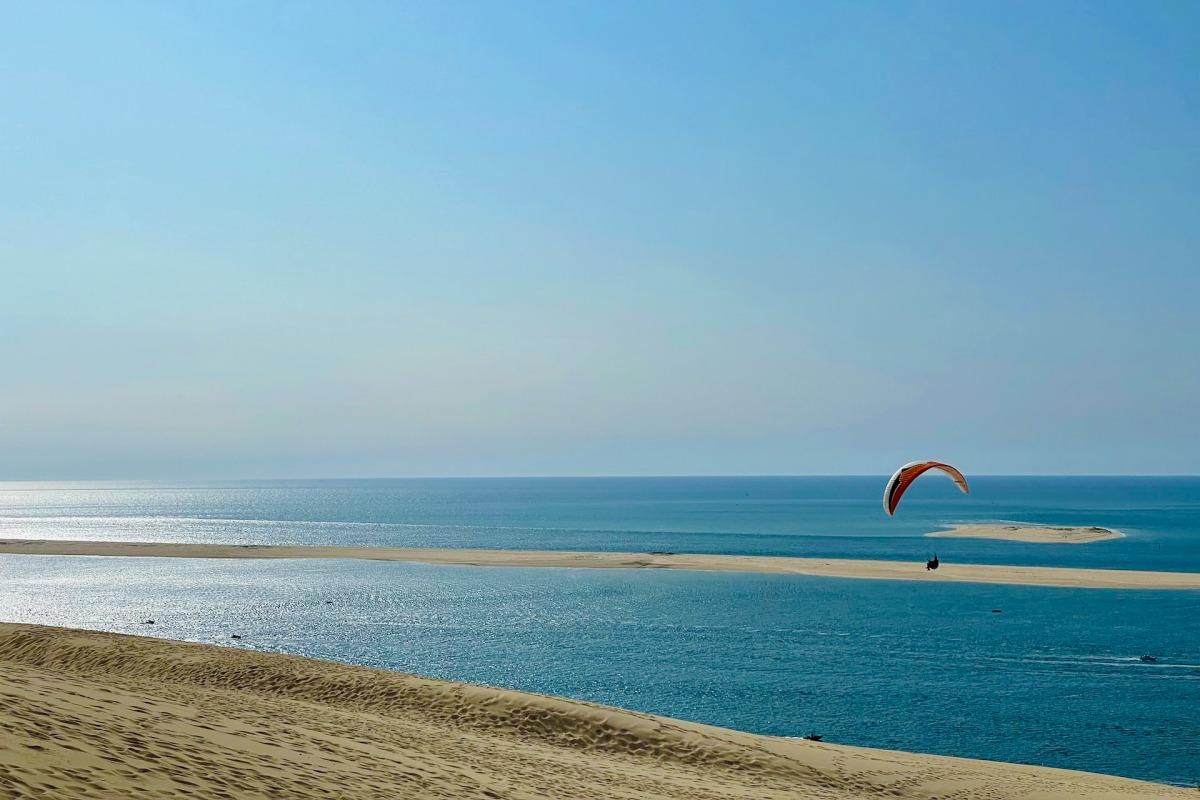 paragliding over the dune du pilat