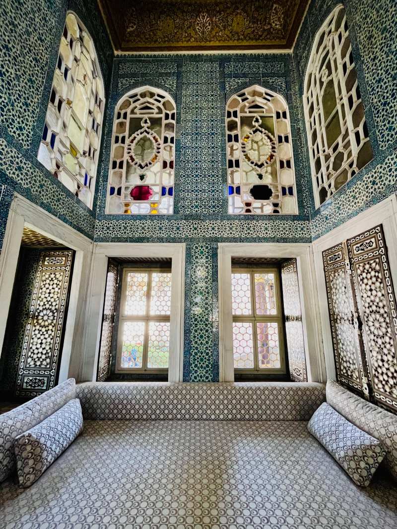beautiful ottoman architecture inside topkapi palace