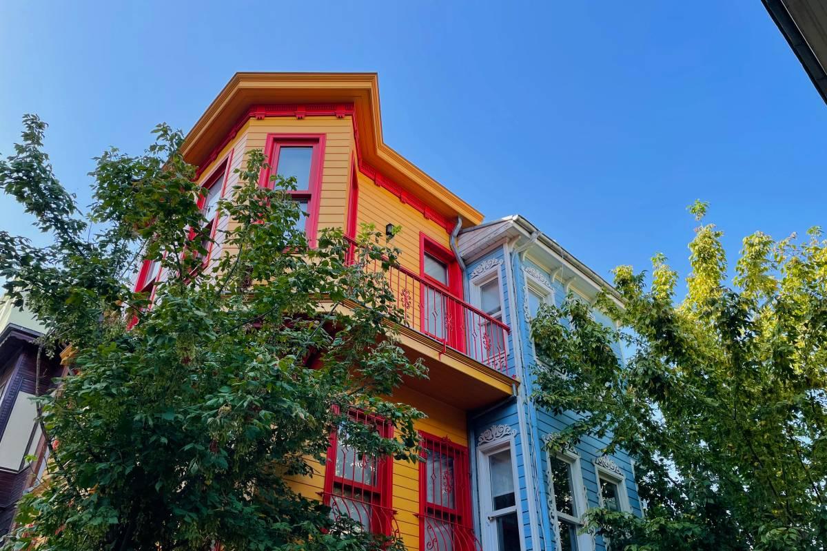 kuzguncuk iconic houses