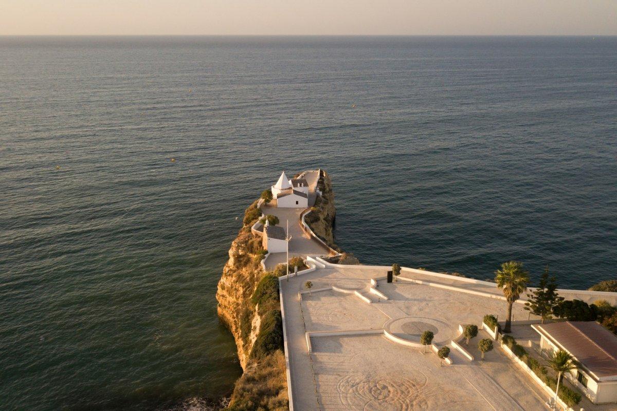 fort of nossa senhora da rocha ranks in the best places to see in the algarve
