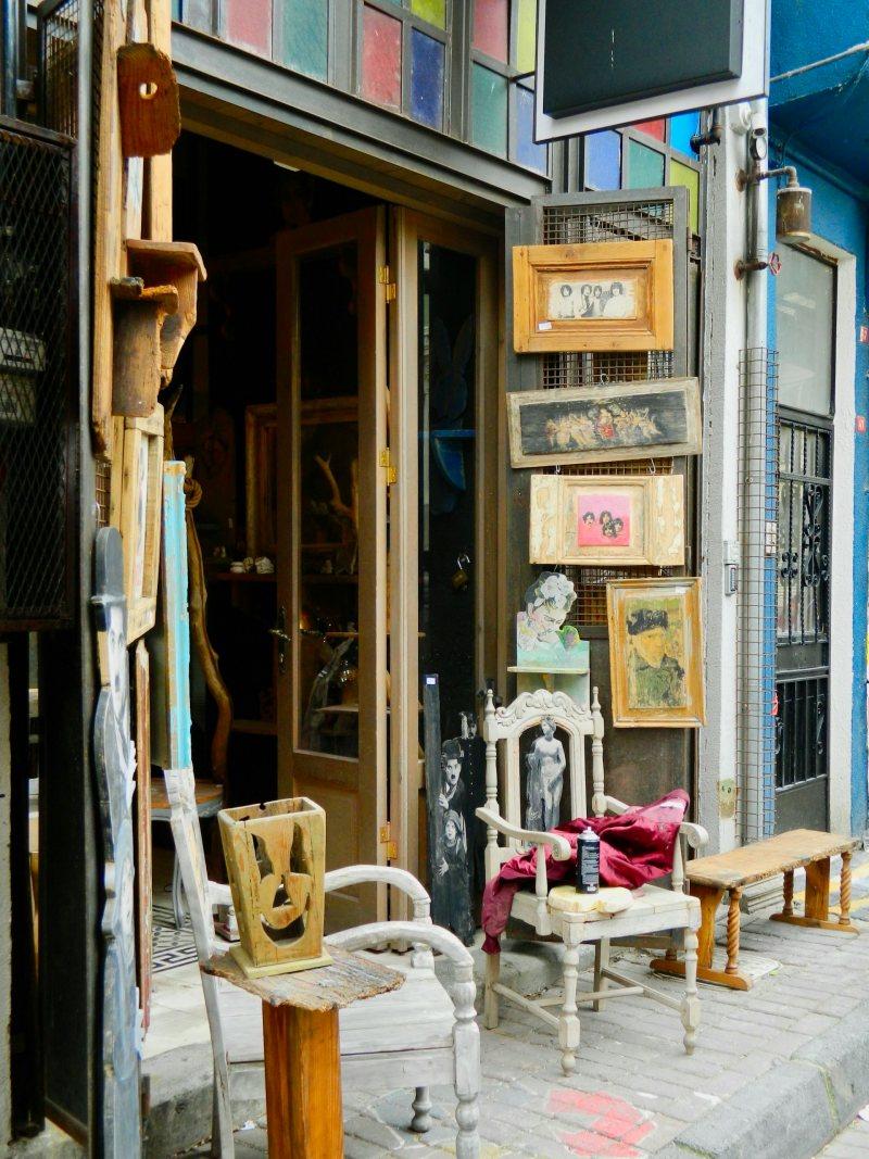 vintage shopping in balat