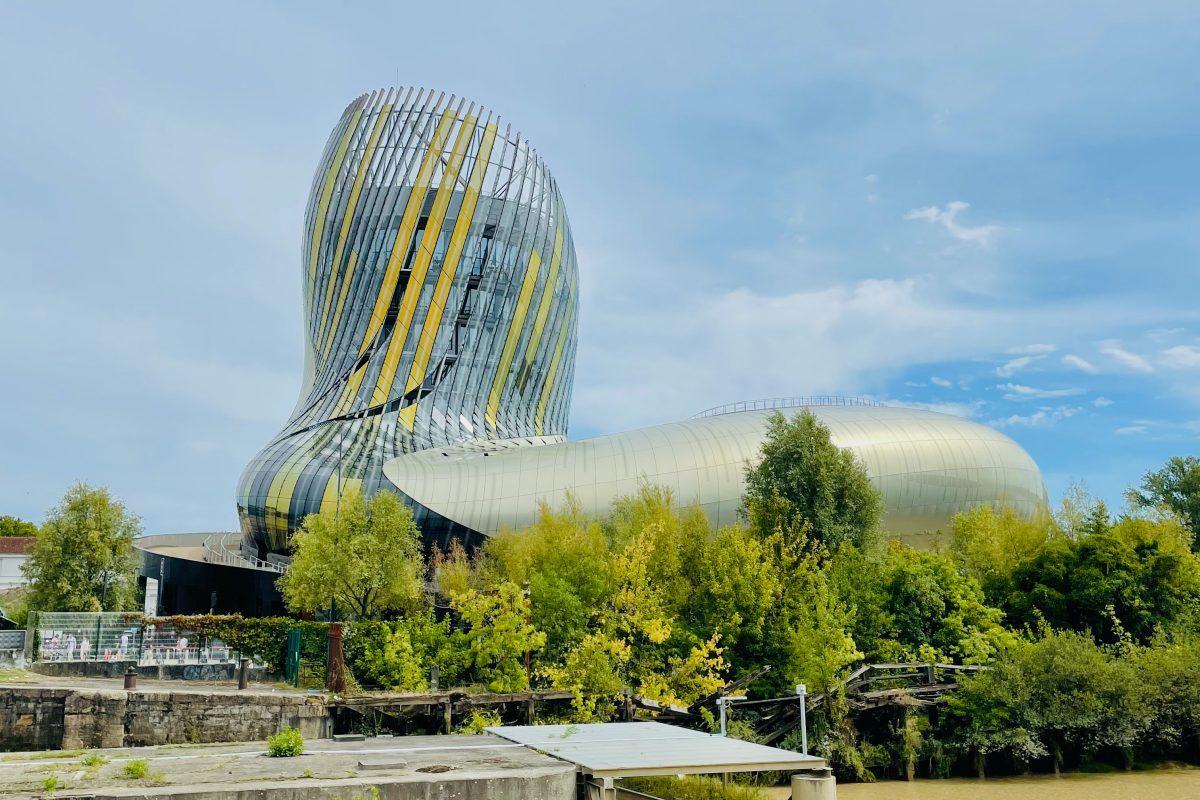 cité du vin at bacalan district