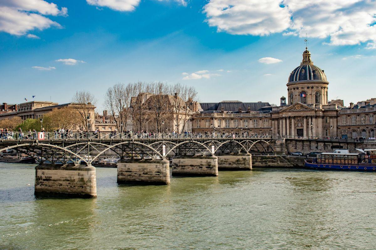 institut de france in the 6th arrondissement