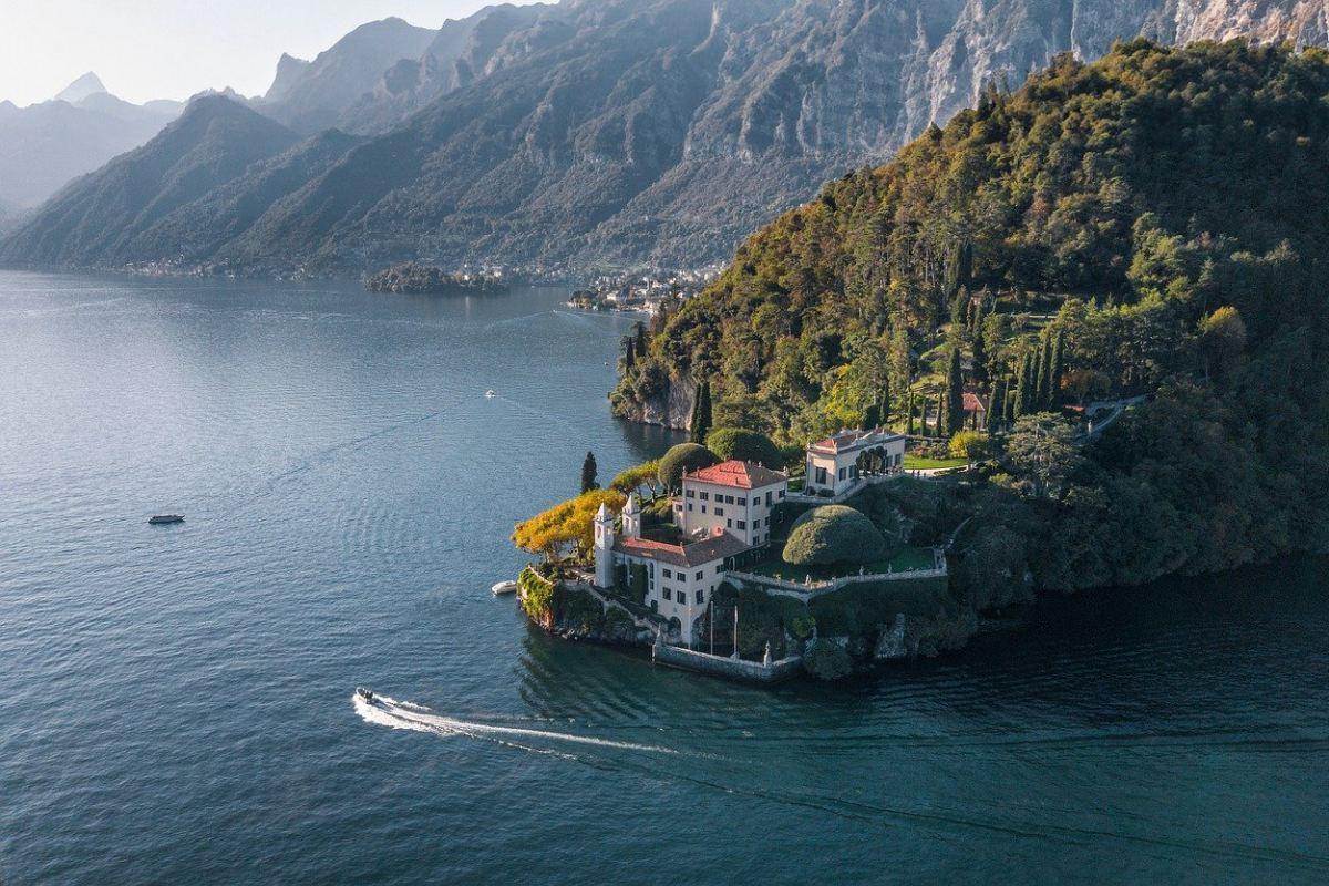 lake como in italy