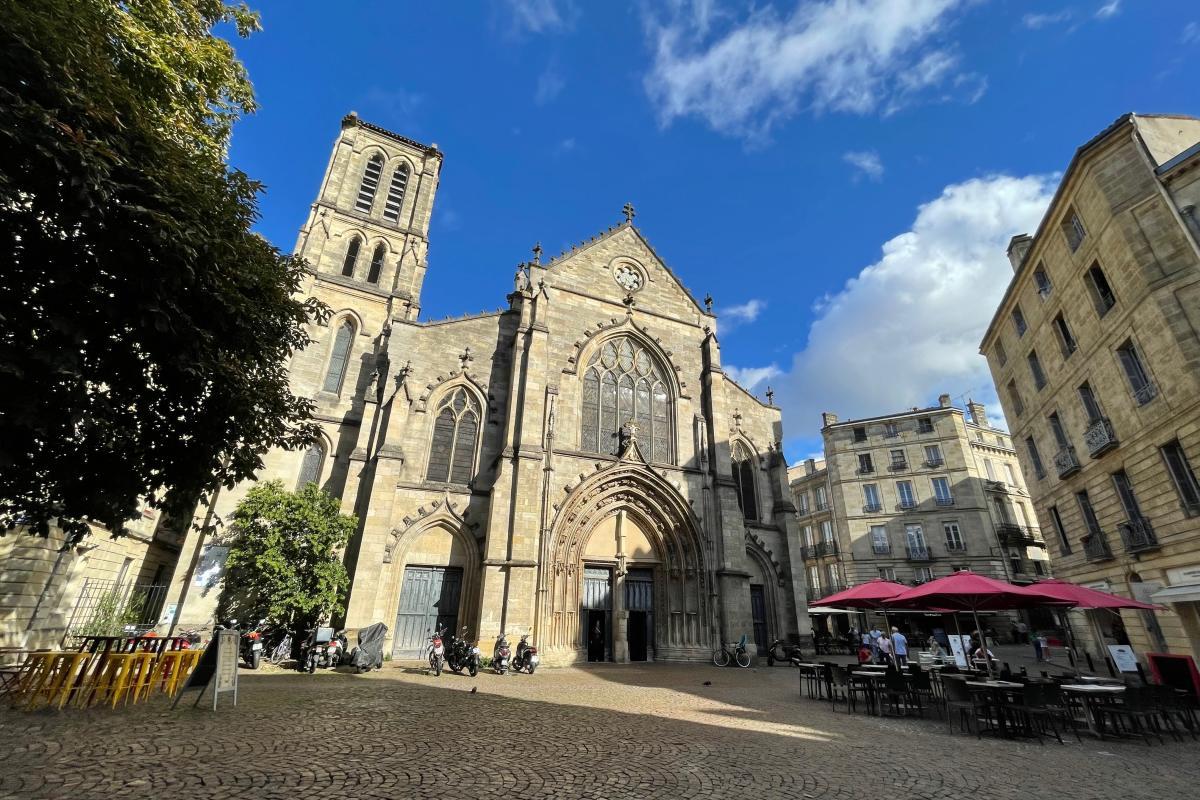 saint-pierre old town is the best area to stay in bordeaux