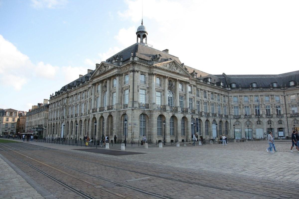 Where to Stay in Bordeaux? 6 Best Areas & Hotels