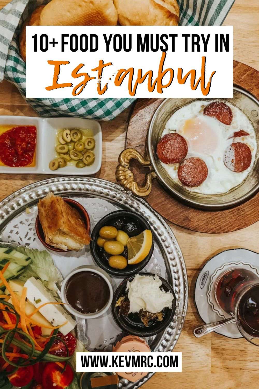 Wondering what to eat in Istanbul? Discover the 14 must eat in Istanbul in this guide. Both traditional and street food in Istanbul included. istanbul food guide | istanbul turkey food | istanbul food tour | istanbul food tips | istanbul foodie guide | turkey istanbul food