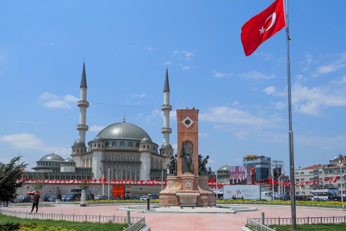 taksim beyoglu neighborhood