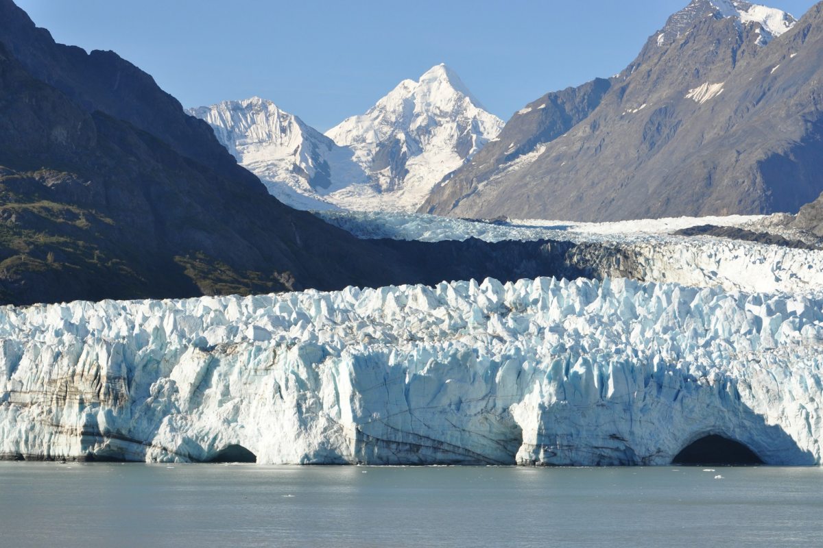 glacier bay is a top places to visit in the usa in june